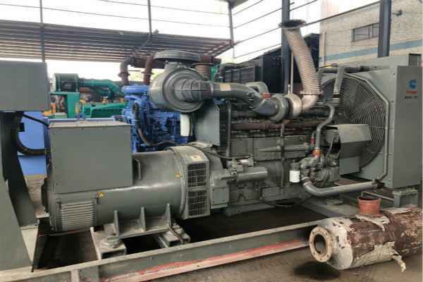 长沙俊毅家庭用品零售有限公司讲述：柴油发电机组怎么接电