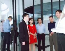 广东省工业和信息化局莅临乐动·官方版网站登录入口-乐动(中国)调研制造业创新中心建设情况 
